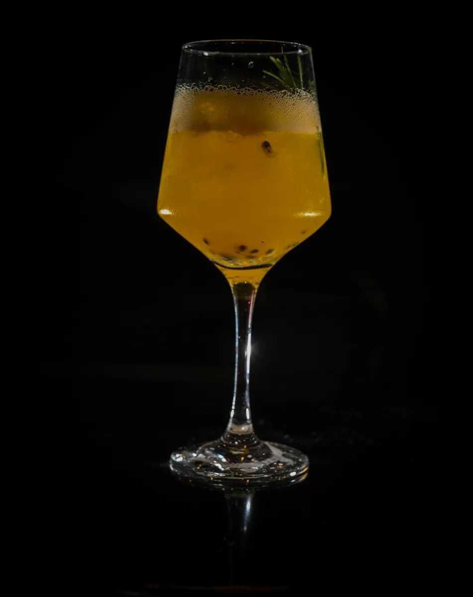 Spritz de maracujá em taça
